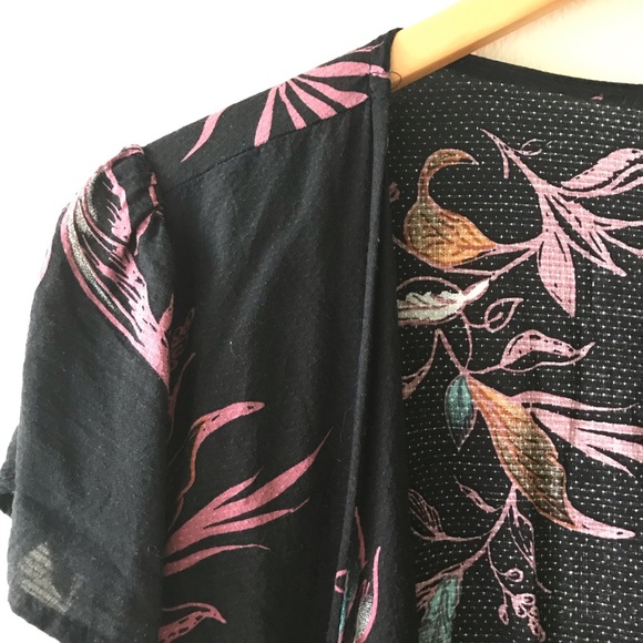 Xhilaration Black Short Sleeve Floral Wrap Top - Picture 5 of 12